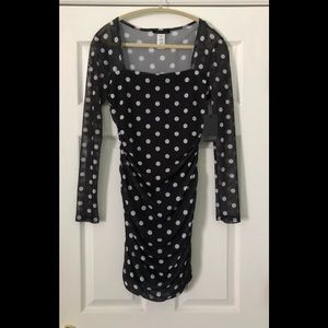 CAUTION TO THE WIND SUPER DRESS PERFECT IN ALL THE RIGHT SPOTS SHEER SLEEVES.NWT